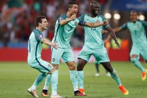 华体会体育-英格兰鏖战塞内加尔，阿拉巴打破历史纪录