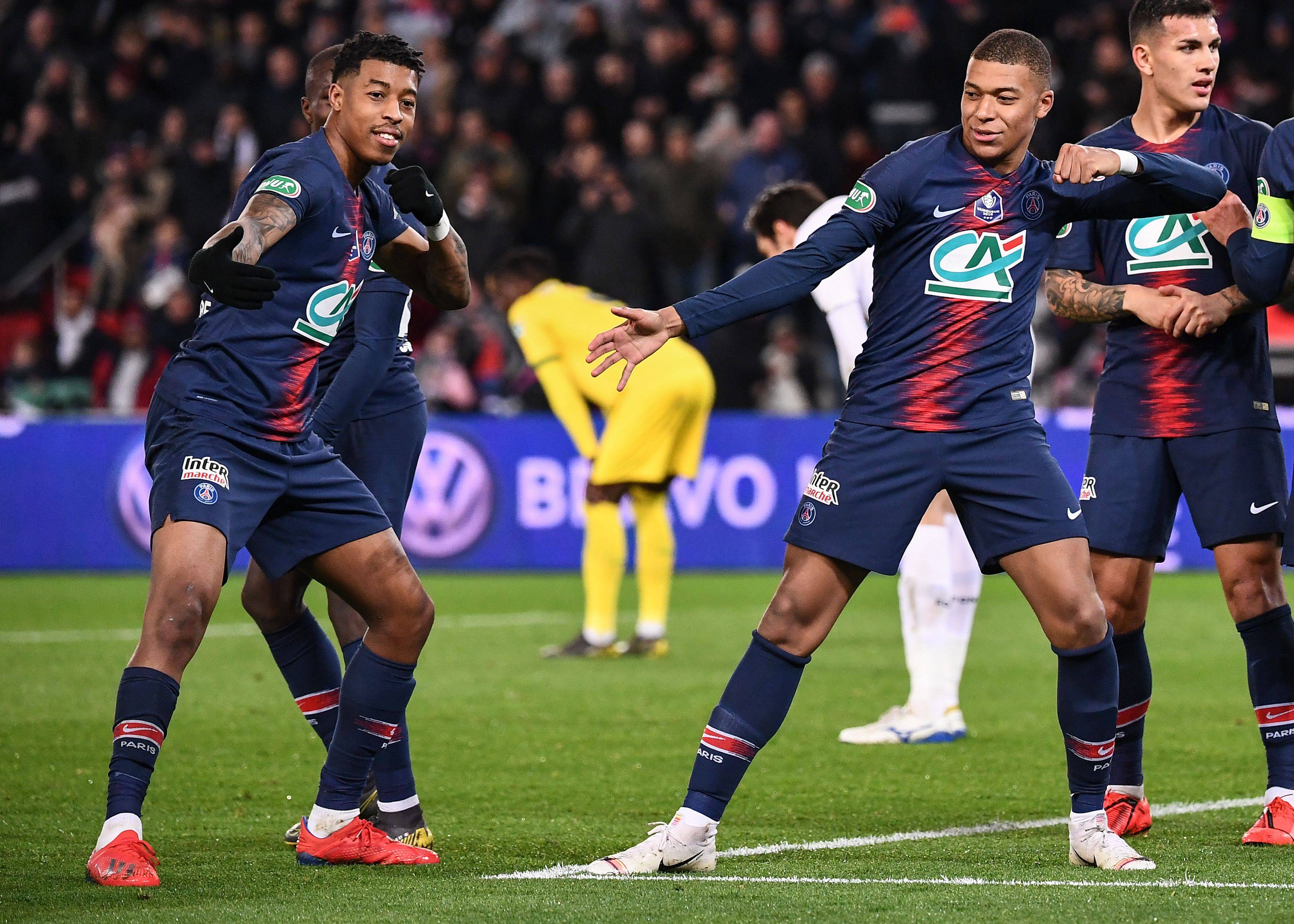 华体会hth-巴黎圣日耳曼轻取AC米兰，梅西梅开二度英超  第2张