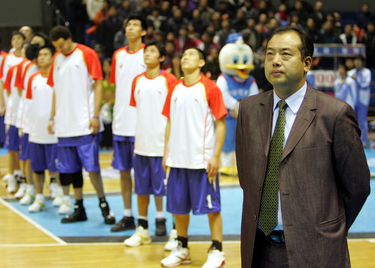 华体会-关于主教练变动引发球迷关注，球队走向何方的信息  第2张